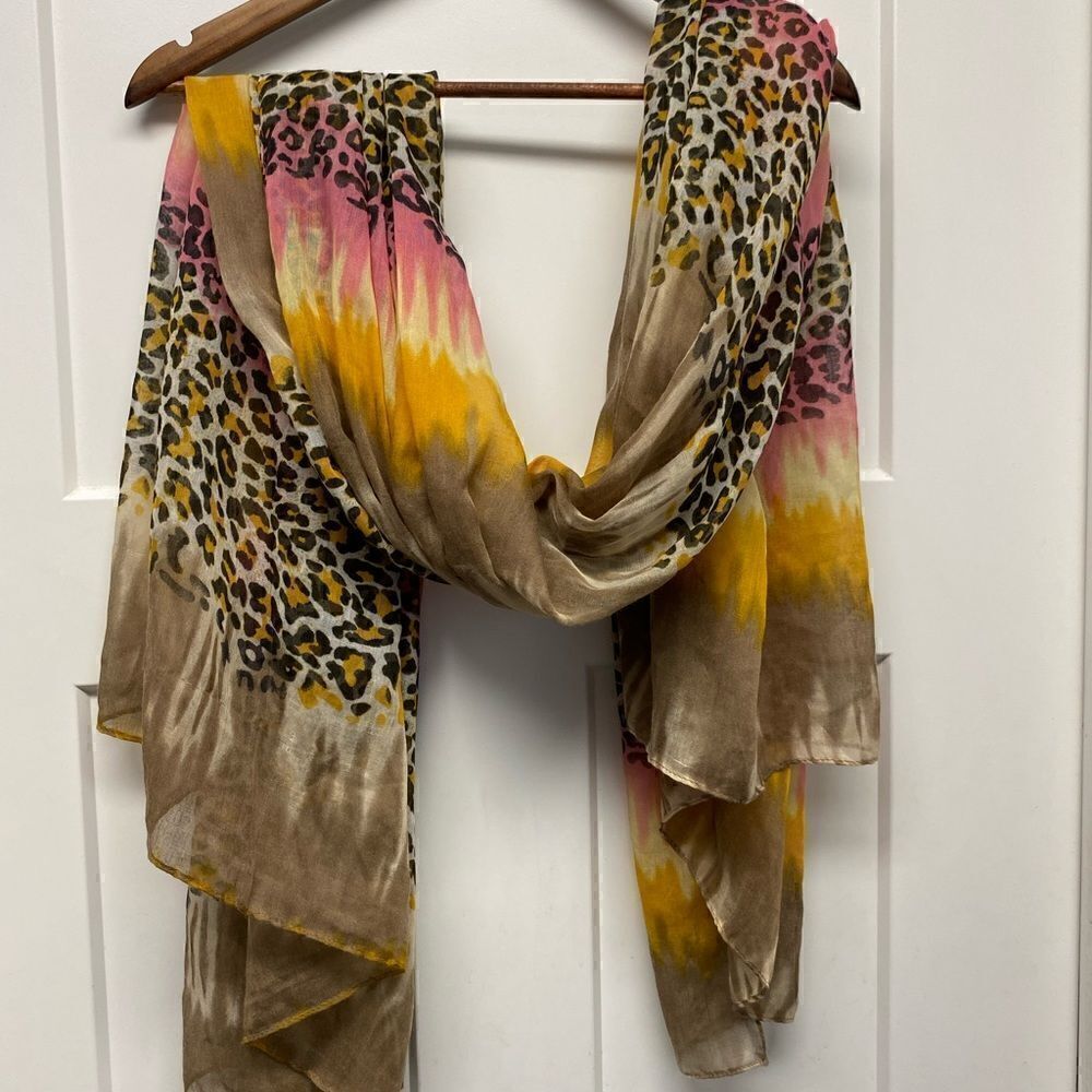 ✅Spring cheetah print scarf - Picture 3 of 3